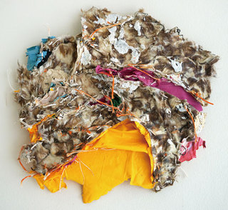 あいつらのうわべ（墓暴き）, mixed media (fake fur, acrylic, thread on cotton canvas), 34 x 35cm, 2019.